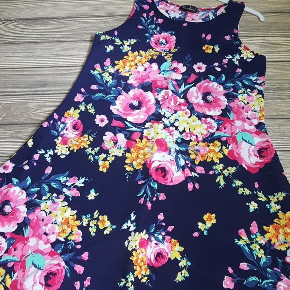 Last 1!! Navy Floral Paradise Dress - Picture 3 of 4